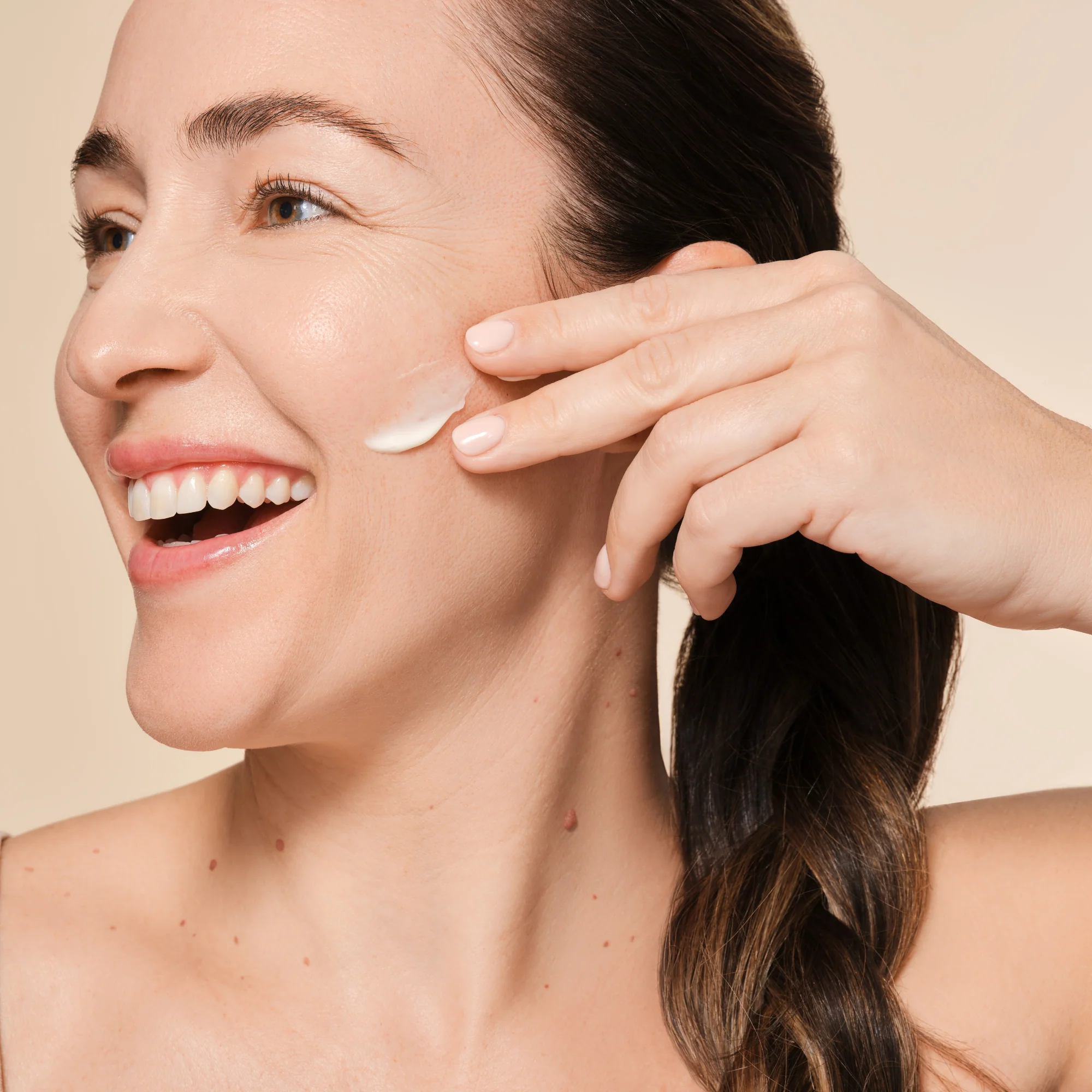 YOUTHFUL Quattro Peptide Face & Eye Serum - Image 6